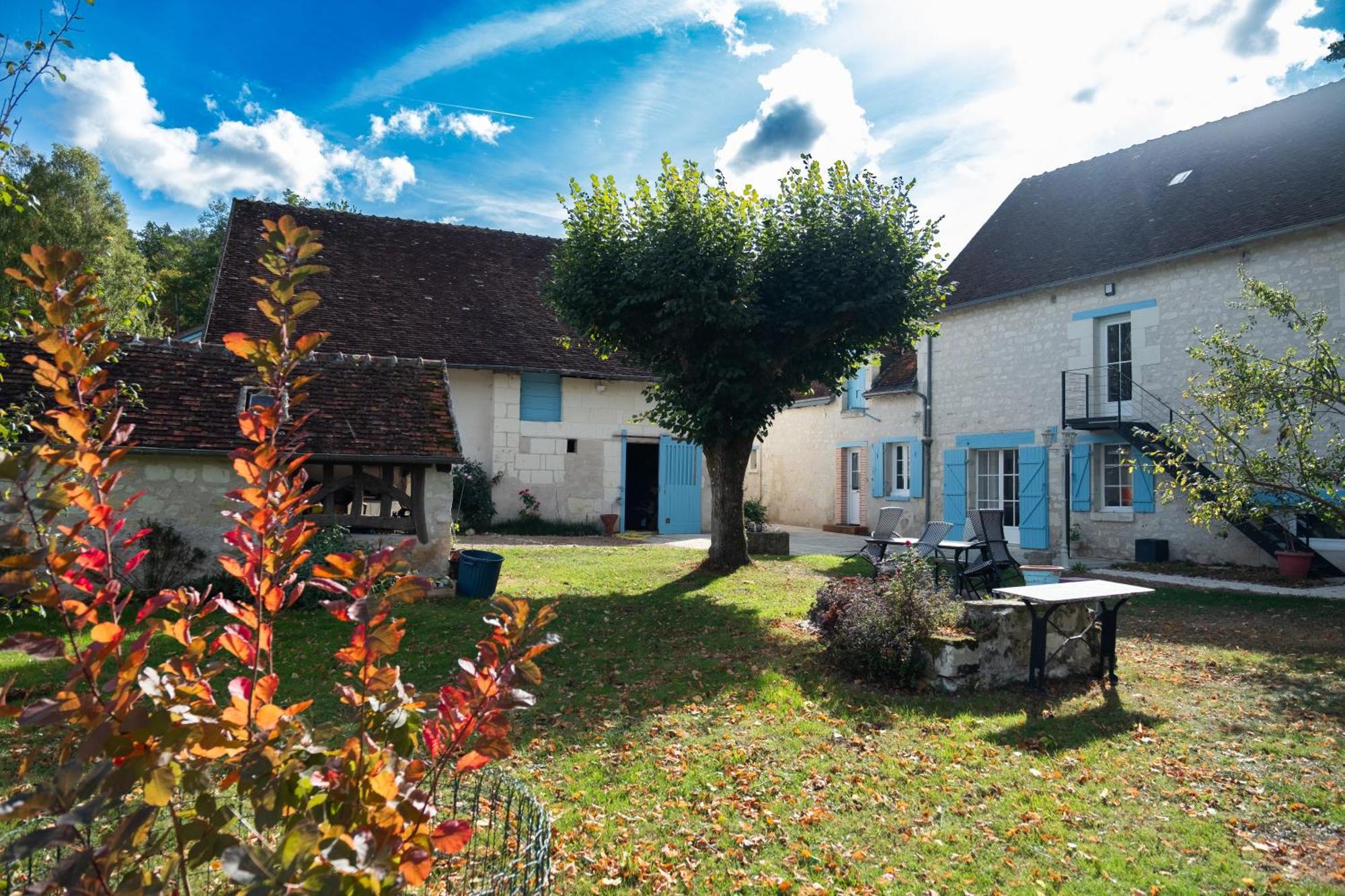 Le Moulin Bleu Bed & Breakfast Seigy Exterior photo